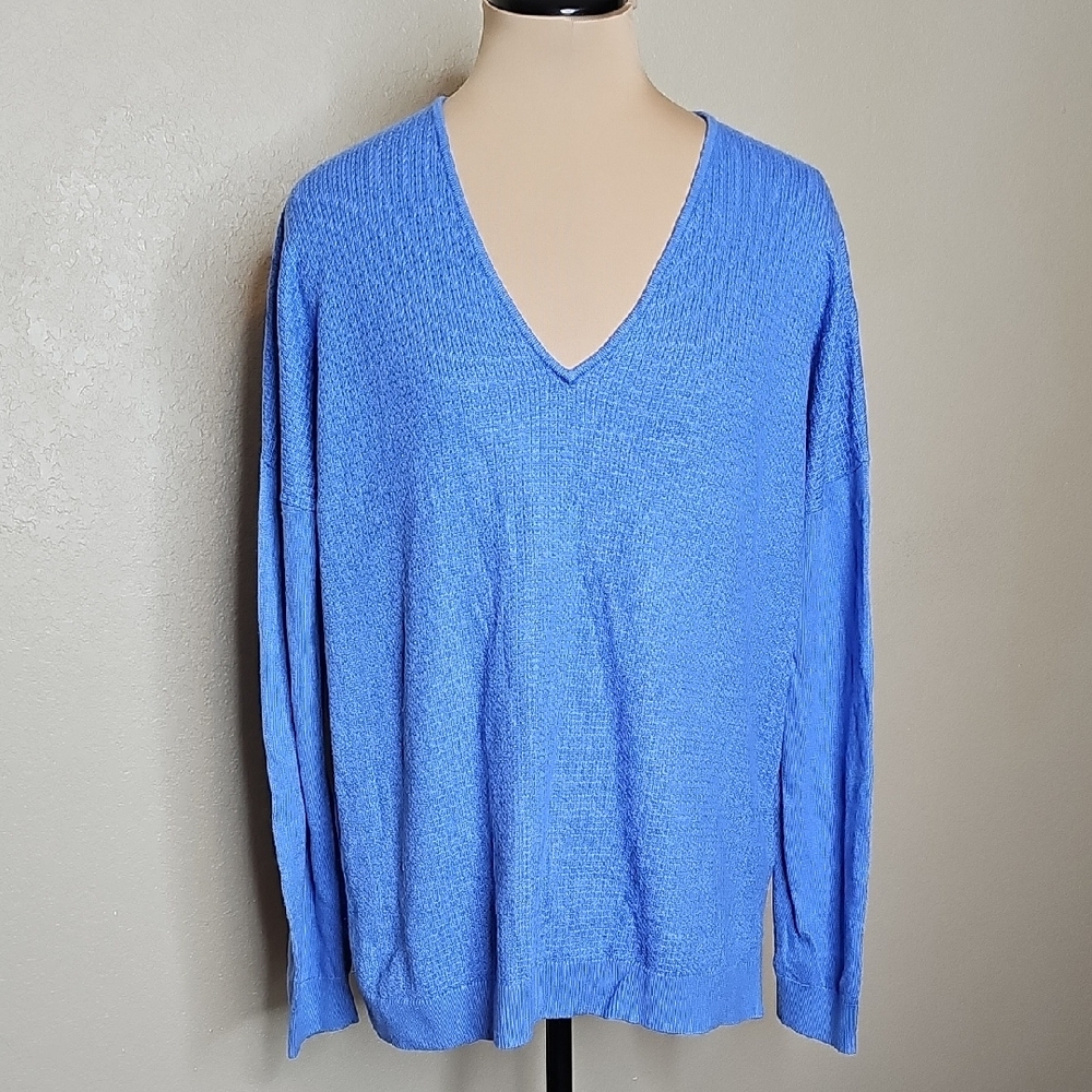 Lord & Taylor Periwinkle Blue V-Neck Waffle Knit Sweater‎ Medium